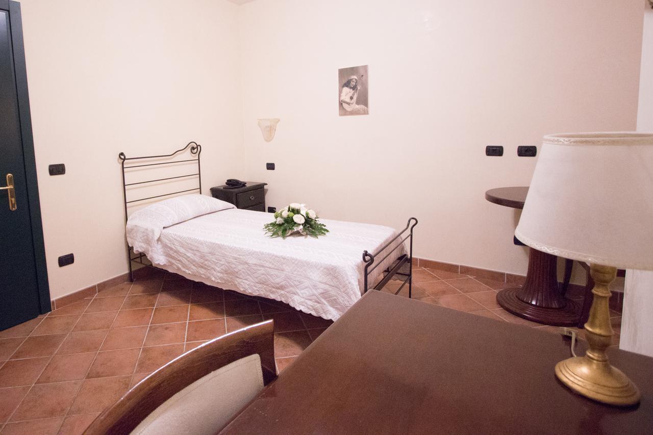 فندق Olimpus سورا المظهر الخارجي الصورة